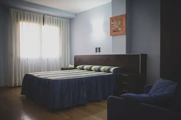 Büyük Yataklı Tek Kişilik Oda