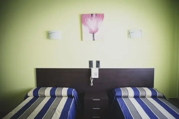 Büyük Yataklı Tek Kişilik Oda