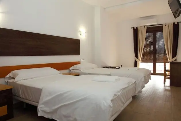 Tek Büyük veya İki Ayrı Yataklı Oda