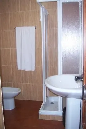 Büyük Yataklı Tek Kişilik Oda