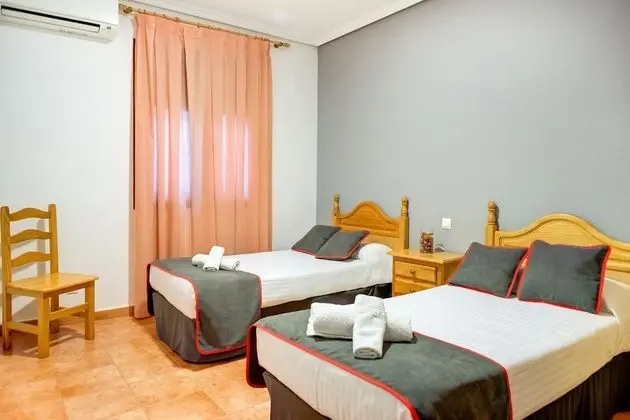 Oda, 2 Tek Kişilik Yatak