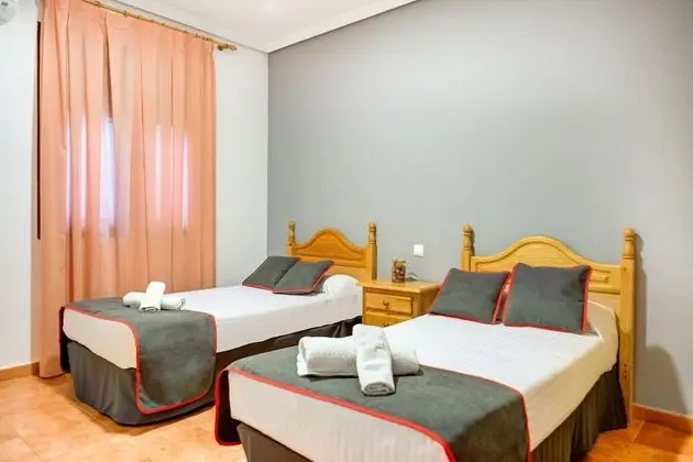 Oda, 2 Tek Kişilik Yatak