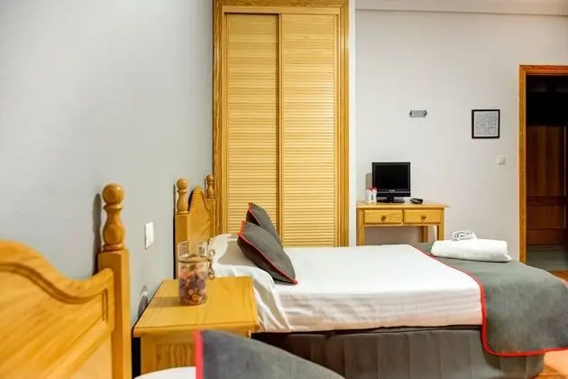 Oda, 2 Tek Kişilik Yatak