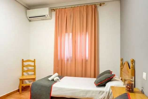 Oda, 2 Tek Kişilik Yatak