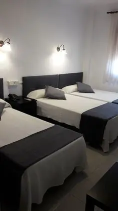 Üç Kişilik Oda