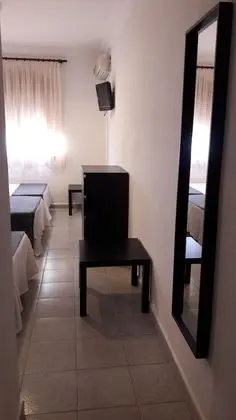 Üç Kişilik Oda