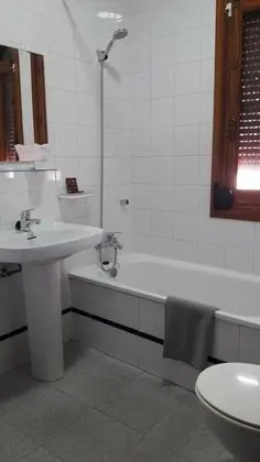 Üç Kişilik Oda