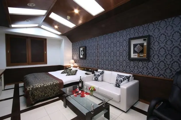 Basic Tek Büyük Yataklı Oda