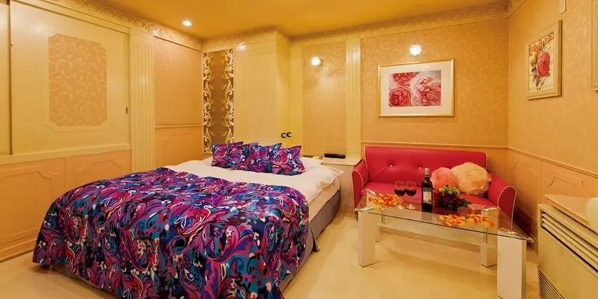 Basic Tek Büyük Yataklı Oda