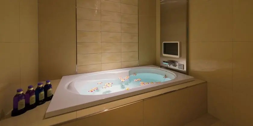 Basic Tek Büyük Yataklı Oda