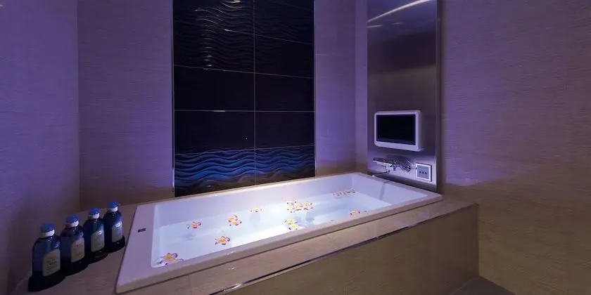 Basic Tek Büyük Yataklı Oda