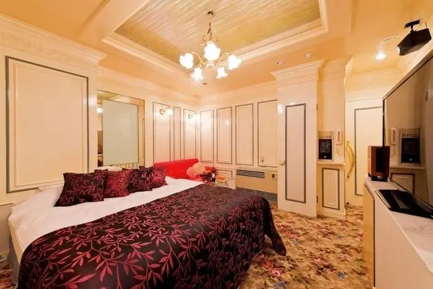 Basic Tek Büyük Yataklı Oda