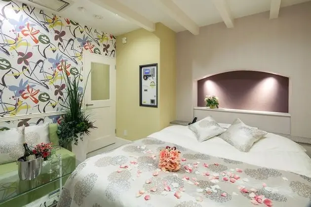 Basic Tek Büyük Yataklı Oda