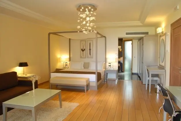 Premium Suite with Garden View