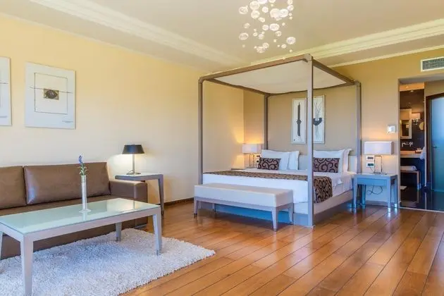 Premium Suite with Garden View