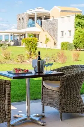 Premium Suite with Garden View