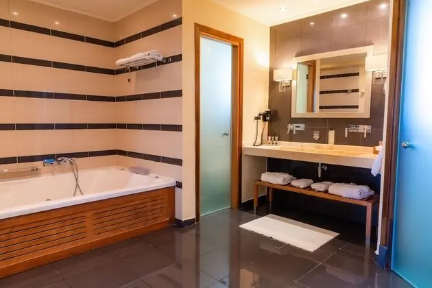 Premium Suite with Garden View
