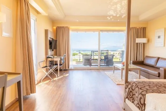 Premium Suite with Sea View