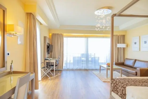 Premium Suite with Sea View