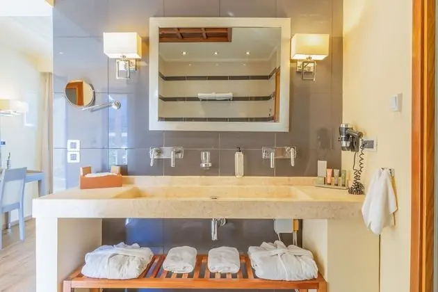 Premium Suite with Sea View