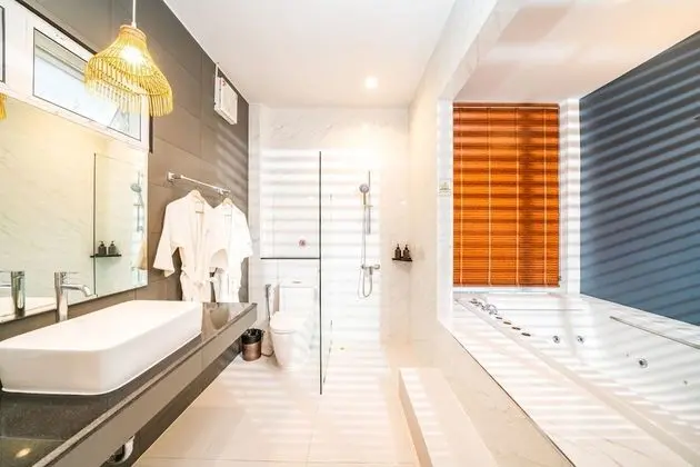 Deluxe Jacuzzi Villa