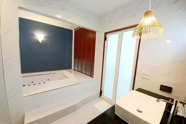 Deluxe Jacuzzi Villa
