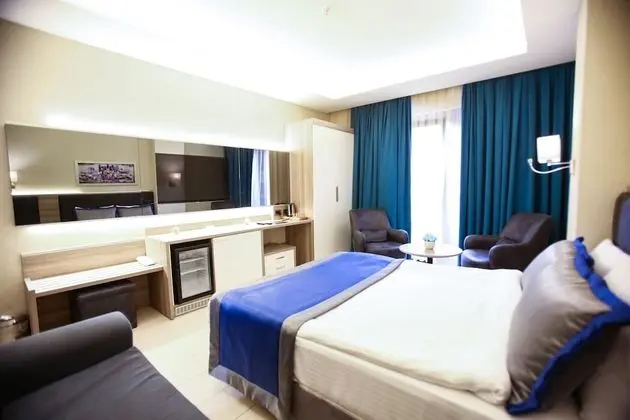 Luxury Tek Büyük Yataklı Oda