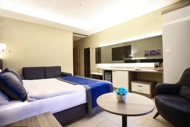 Luxury Tek Büyük Yataklı Oda