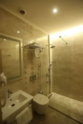 Luxury Tek Büyük Yataklı Oda