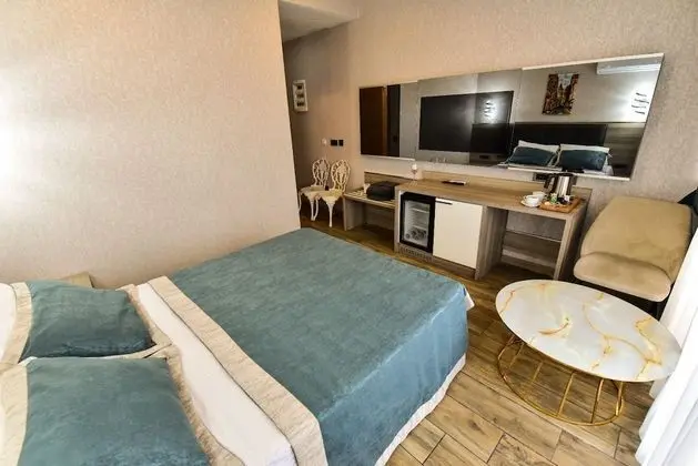Luxury Tek Büyük Yataklı Oda
