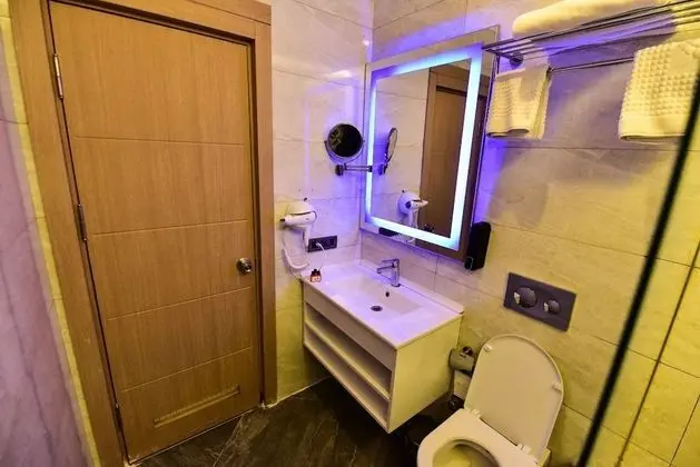 Luxury Tek Büyük Yataklı Oda