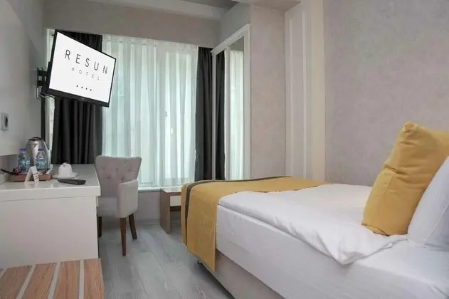 Ekonomik Oda, Sokak Manzaralı