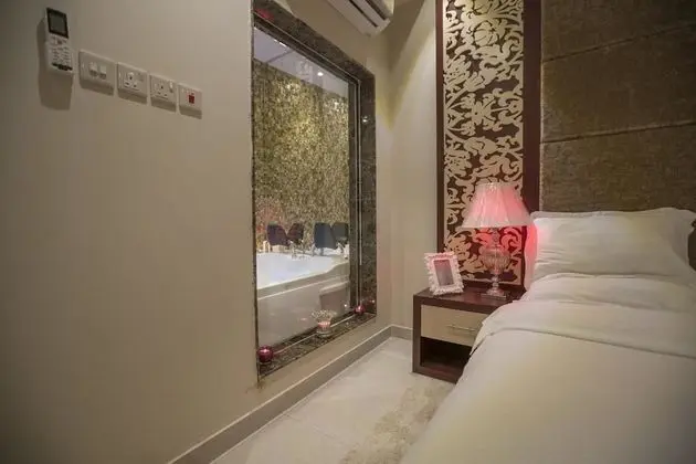 Stüdyo, Jakuzi (VIP)