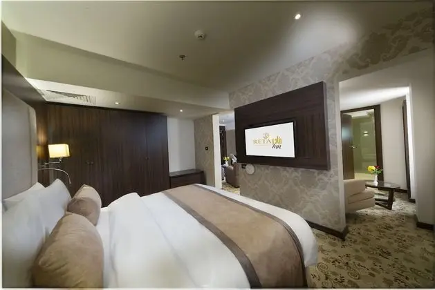 Junior Studio Suite