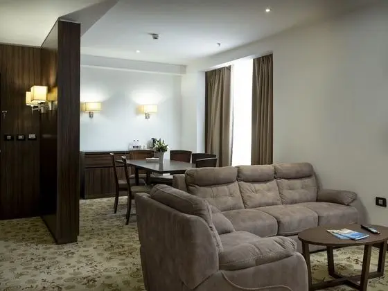 Junior Studio Suite