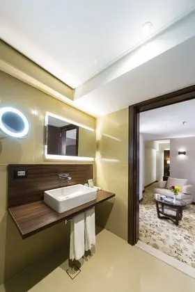 Junior Studio Suite