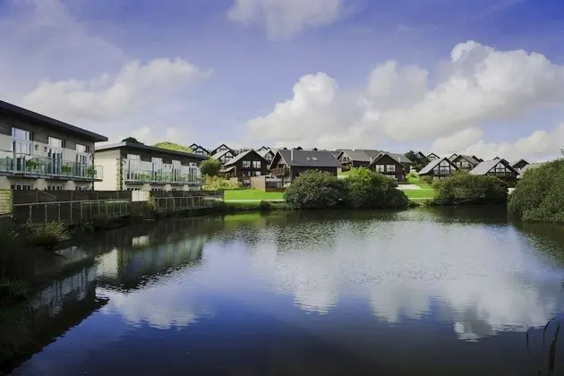 2 Berth Luxury Lakeside Apt Pet Free