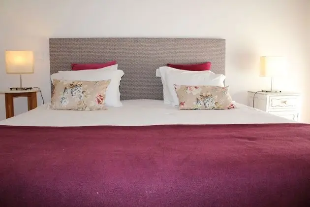 Tek Büyük veya İki Ayrı Yataklı Oda (2)