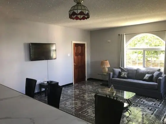 Elite Apart Daire, 1 Büyük (Queen) Boy Yatak ve Çekyat, Sigara İçilmez, Bahçe Manzaralı