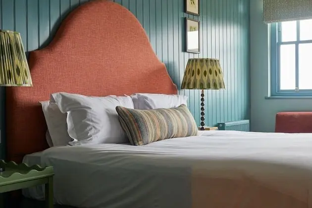 Classic Tek Büyük Yataklı Oda