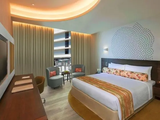 Deluxe Süit, 1 Yatak Odası, Business Dinlenme Salonu Kullanımı, Kısmi Deniz Manzaralı (Beach Access)