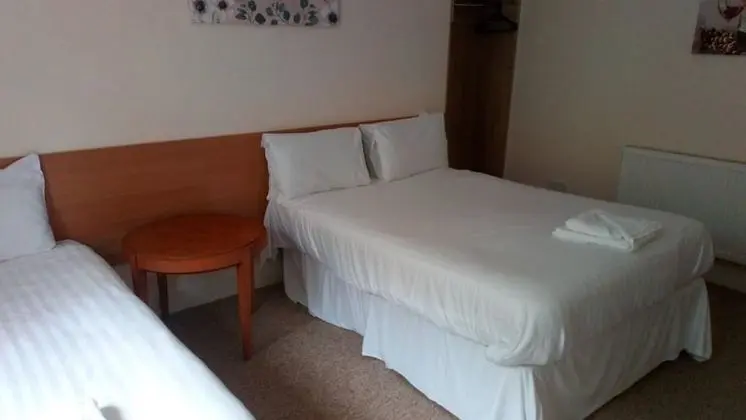 Tek Büyük veya İki Ayrı Yataklı Oda, Özel Banyo