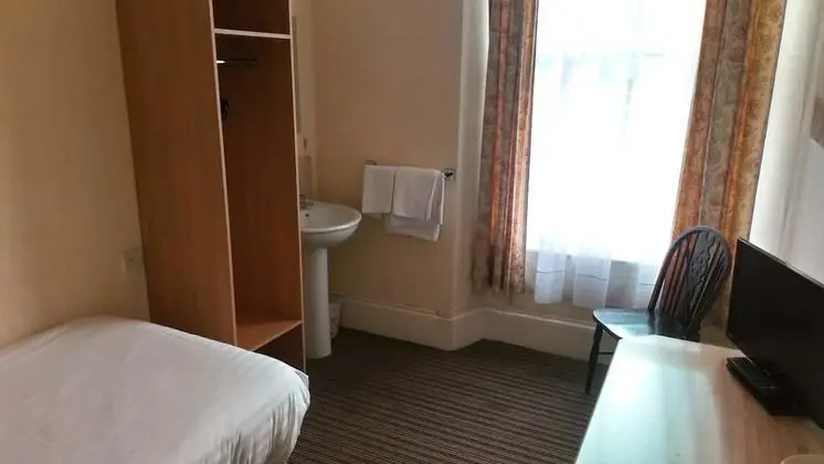 Tek Kişilik Oda, Ortak Banyo