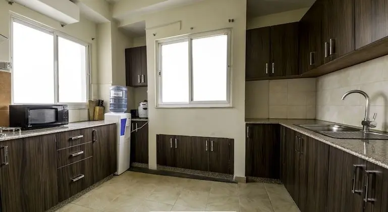 Standard Apart Daire, 2 Yatak Odası, Mutfak, Şehir Manzaralı