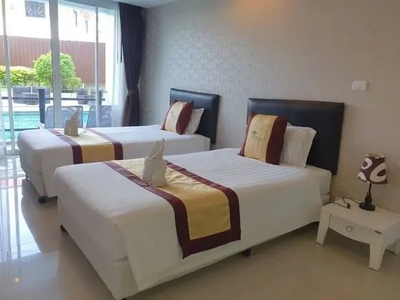 Superior Tek Büyük veya İki Ayrı Yataklı Oda (Poolside)