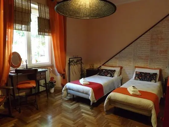 Üç Kişilik Oda, Bahçe Manzaralı