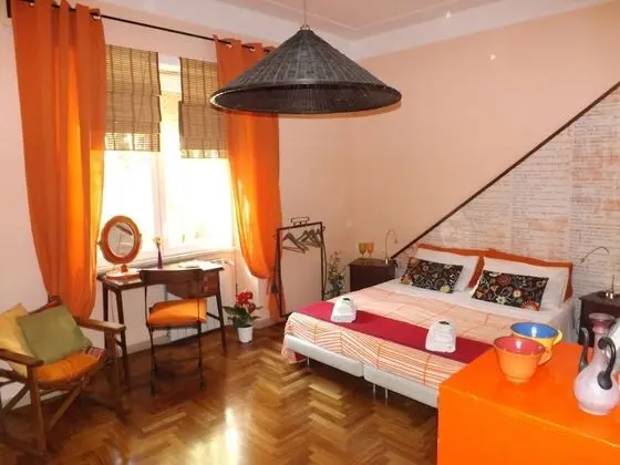 Üç Kişilik Oda, Bahçe Manzaralı