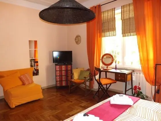 Üç Kişilik Oda, Bahçe Manzaralı
