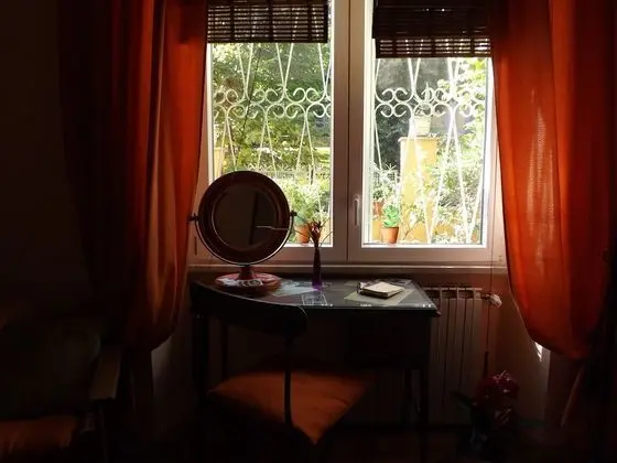 Üç Kişilik Oda, Bahçe Manzaralı