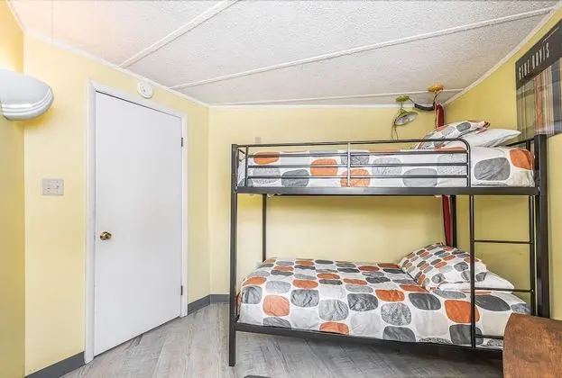 Ev, Birden Çok Yatak, Sıcak Su Havuzu